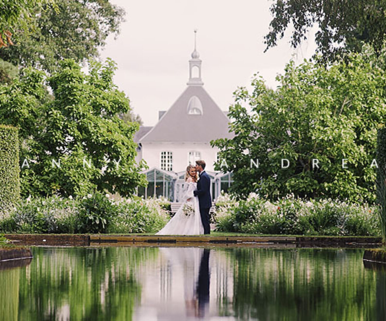 Wedding videographer & photographer Norrviken Trädgårdar Båstad in Sweden